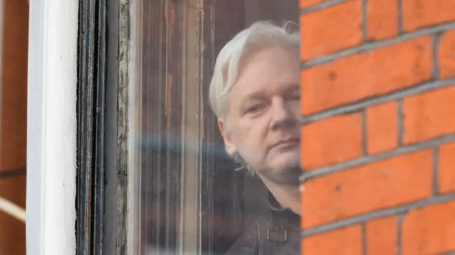 Parlamentarios australianos y británicos piden liberación de Julian Assange