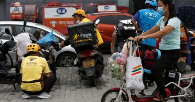 Pekín pondrá chips en motos de repartidores para «detectar acciones ilegales»