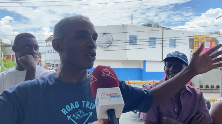 “Nos van a dejar morir de hambre”: El clamor de ciudadanos que tienen meses sin cobrar tarjeta Supérate