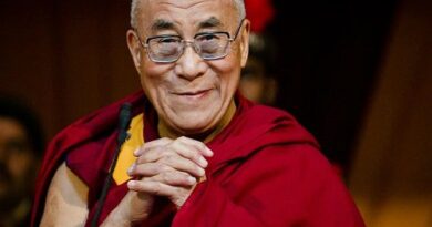 El dalái lama reaparece en una cumbre budista tras escándalo