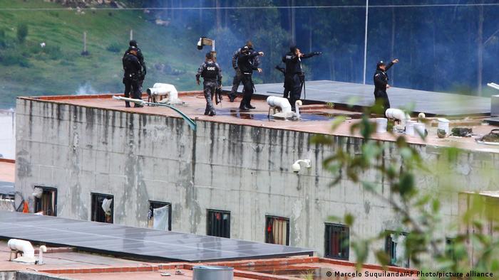 ECUADOR: Enfrentamientos en penitenciarìa dejan 12 muertos