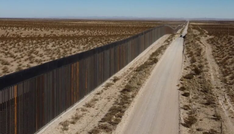 EEUU: Cámara aprueba ley para construir muro frontera México