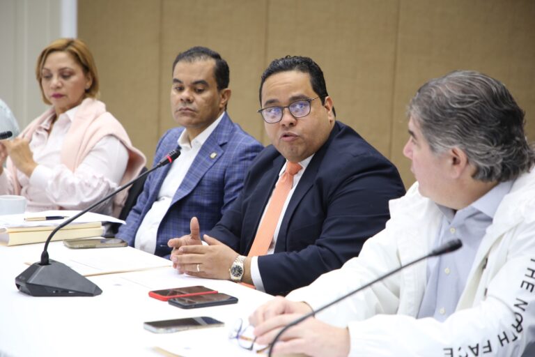 Comisión Especial de la CD y director de la OCABID socializan proyecto de ley para la administración de bienes incautados