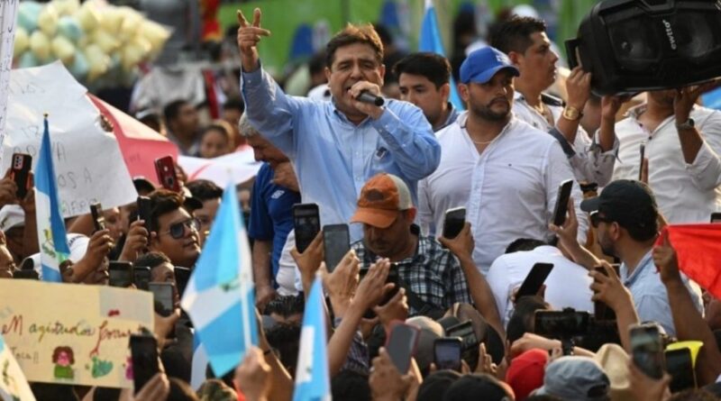 Oficial: Corte excluye de elección presidencial al «candidato favorito» en Guatemala