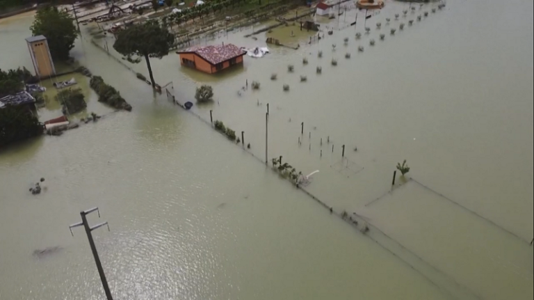 ITALIA: Al menos 13 muertos y pérdidas millonarias por lluvias