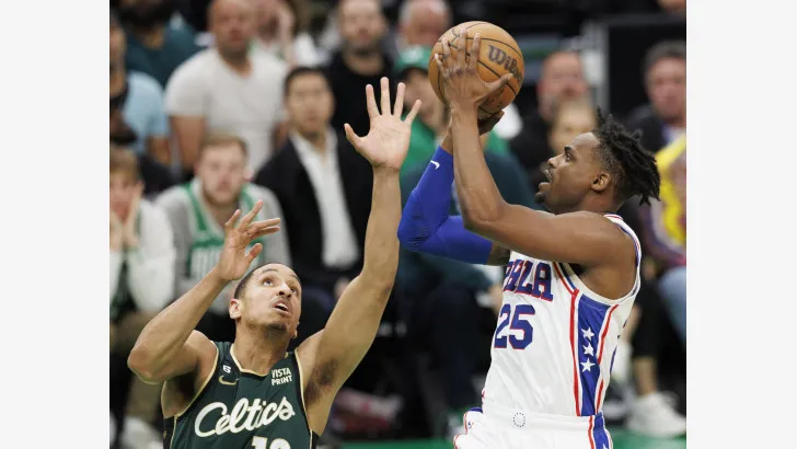 Los Sixers se pasean en Boston y se colocan a un paso de la final