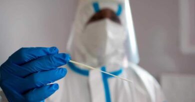 OMS levanta alerta máxima por pandemia de COVID-19 que dejó "al menos 20 millones" de muertos