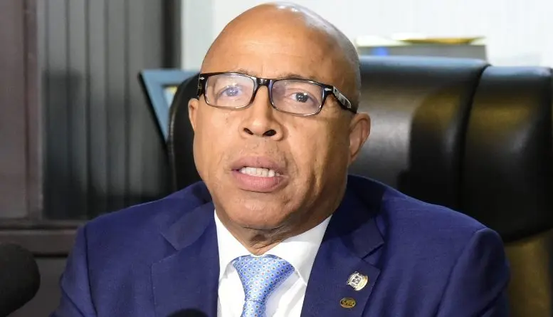 Pacheco llama «abusador» al ministro de Medio Ambiente