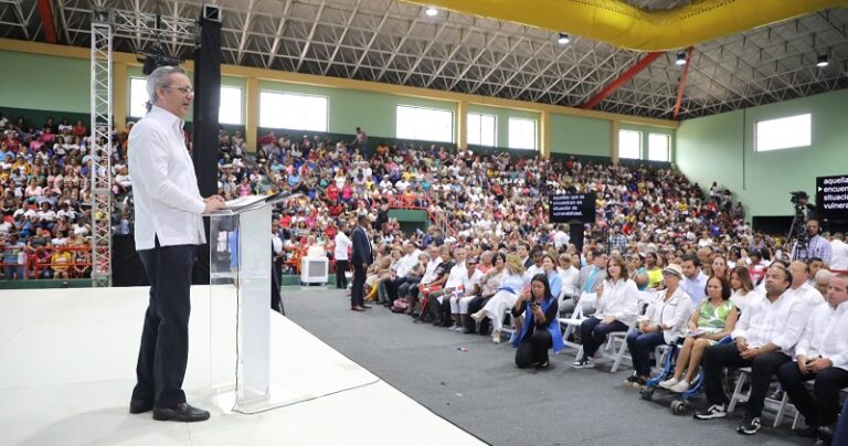 Presidente anuncia un bono que beneficiará a un millón de madres