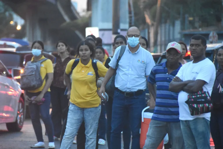 Sociedad Infectología dice podrían surgir nuevas variantes covid-19 en RD