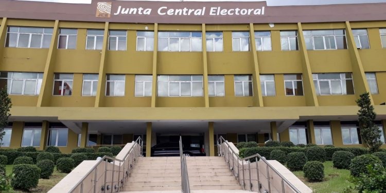 JCE elabora borrador resolución sobre las reservas de candidaturas