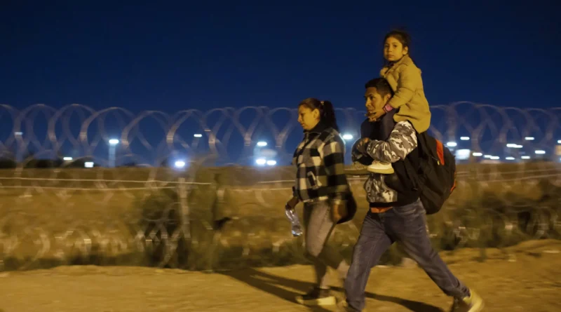 Hasta 4,500 nuevas camas en ciudad fronteriza de El Paso para recibir refugiados