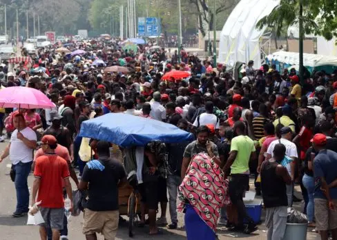 Unos 5 mil migrantes se acumulan al sur México