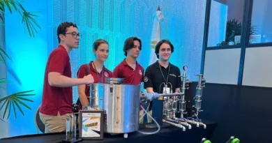 Estudiantes dominicanos crean máquina para convertir sargazo en combustible