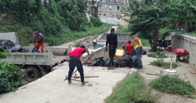 Ayuntamiento Santo Domingo Este interviene nueve cañadas para evitar inundaciones ante el paso de la tormenta Bret