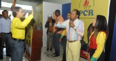 Zorrilla Ozuna proclama a Betty Gerónimo como candidata a alcaldesa del PCR en Santo Domingo Norte