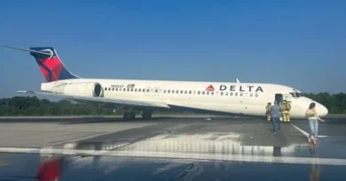 ¡Pánico en el aire! Avión de Delta Airlines aterriza sin tren delantero en un aeropuerto de EE.UU.