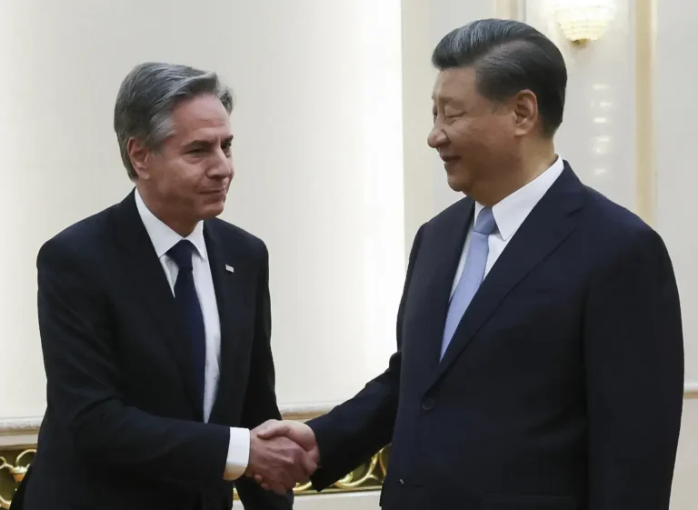 Estados Unidos y China se comprometen a estabilizar sus relaciones