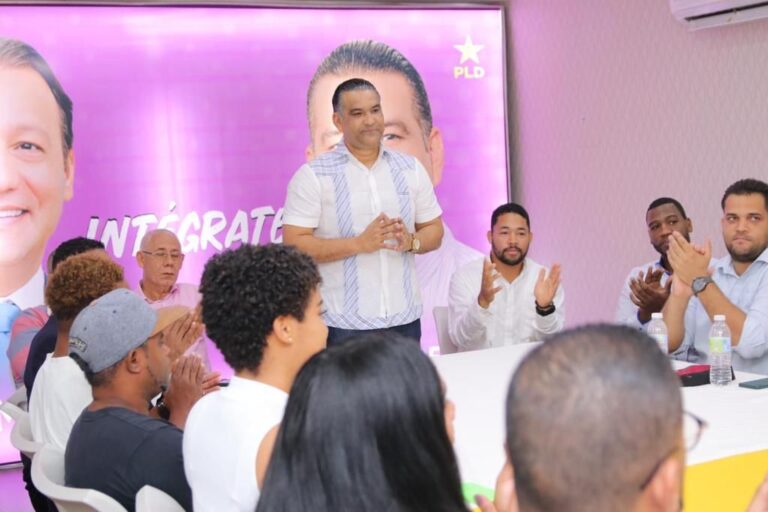 Luis Alberto promete poner a operar escuelas laborales en SDE