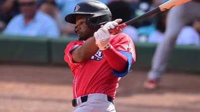 Orelvis Martínez y Johan Rojas se destacan en beisbol de los EEUU
