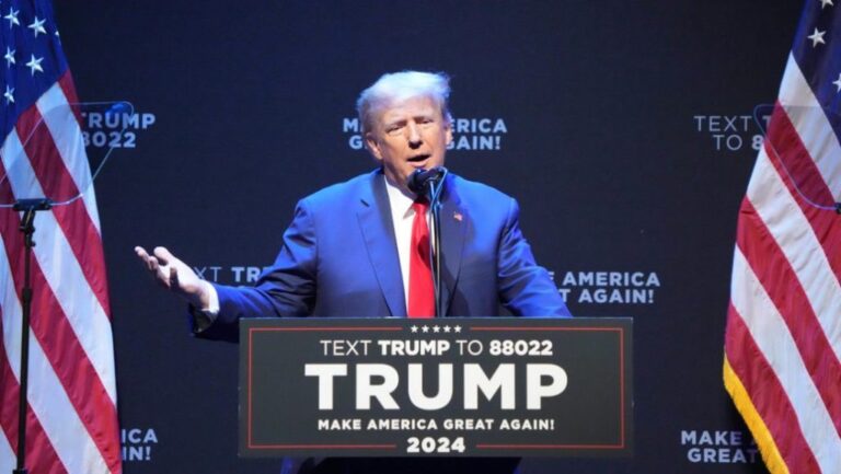 Trump endurece sus críticas contra Biden en intento de recuperar popularidad