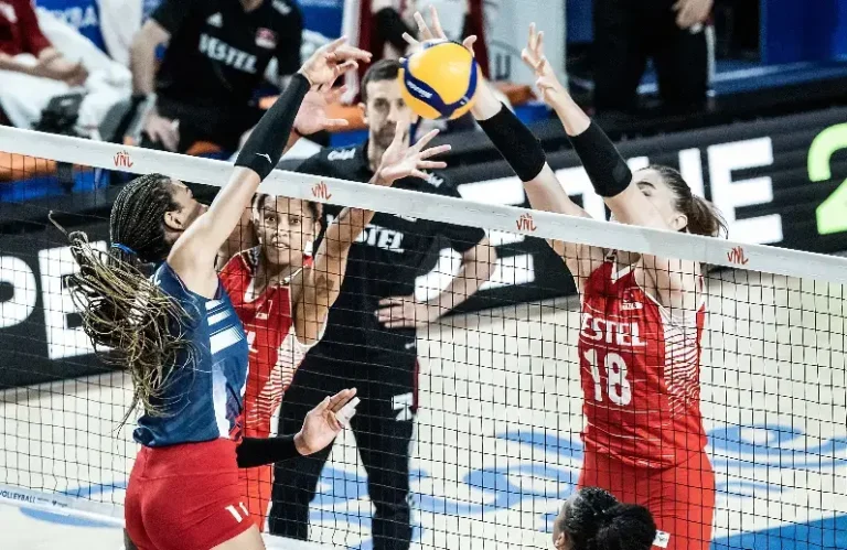 Selección Turquía vence a la Reinas del Caribe por 3-1