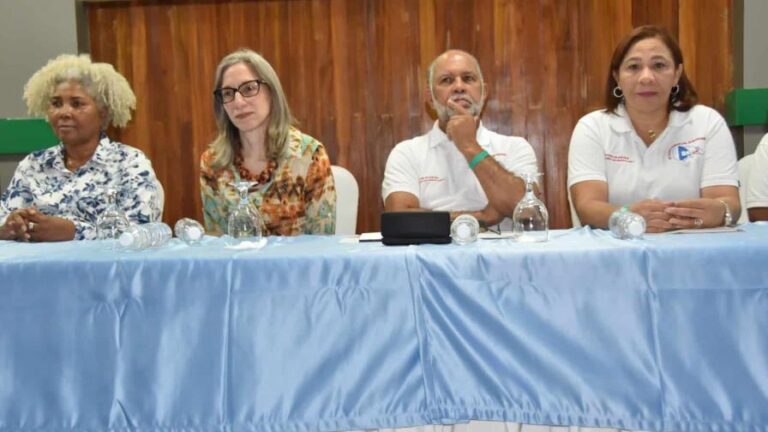 El 64 % de los maestros impartiría clases en un área distinta a la de su especialización