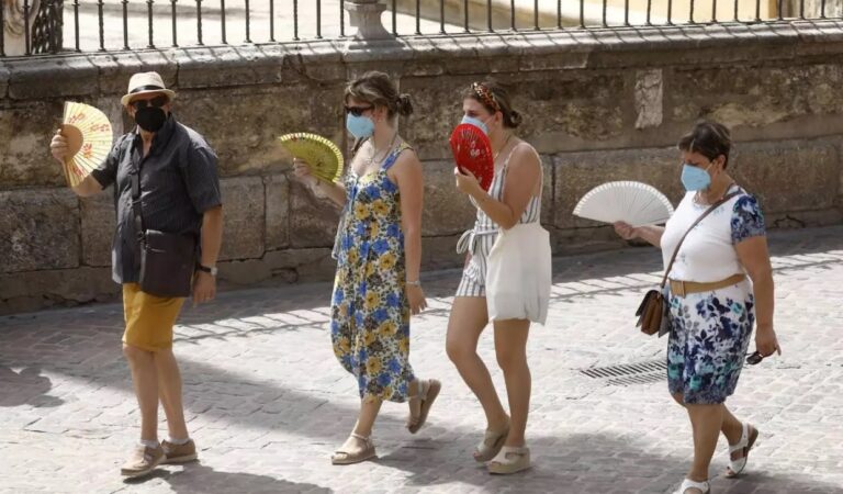 La ola de calor en España llega hoy a su “pico” con máximas que podrían superar 44 grados