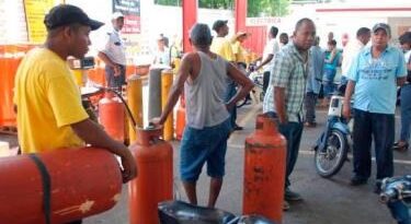 Gasolinas mantienen precio y el GLP baja 2 pesos desde el 17 al 23