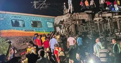 Mueren 200 choque trenes en India