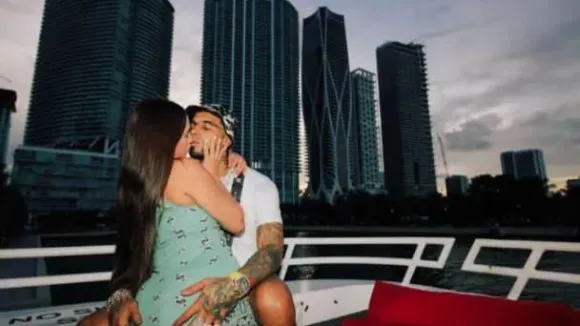 ¿Nueva bebecita? Anuel AA publica romántica foto con una mujer