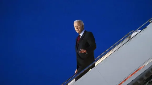 Biden llegó a Reino Unido en su parada previa a la cumbre de la OTAN en Lituania
