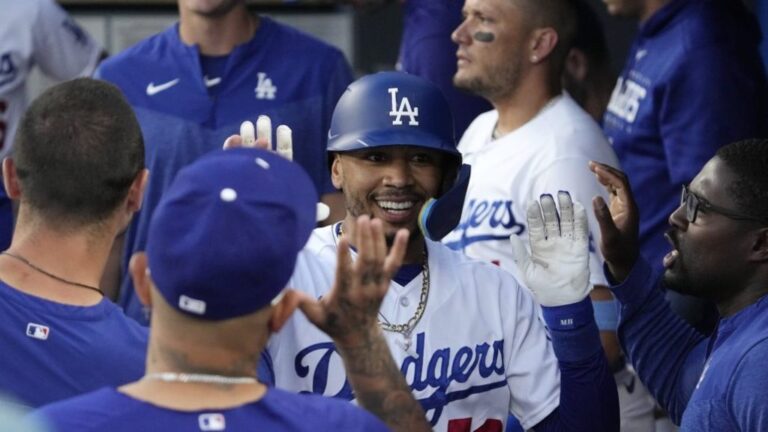 Dodgers se van adelante en la Serie del Freeway con dos jonrones de Mookie Betts