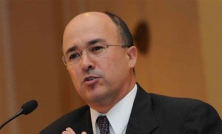 Domínguez Brito exhorta a Abel Martínez combatir la corrupción en su Gobierno