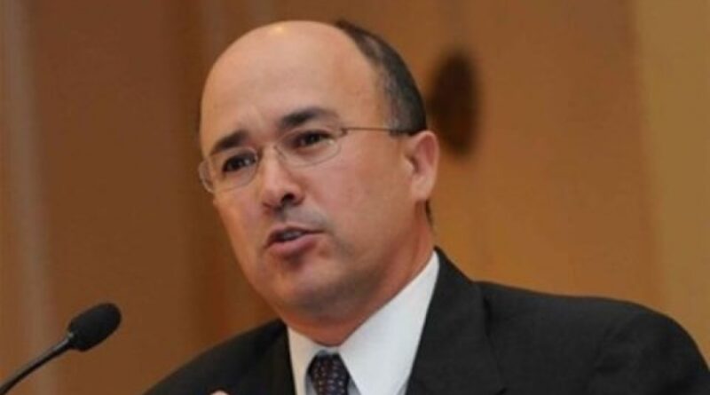 Domínguez Brito exhorta a Abel Martínez combatir la corrupción en su Gobierno