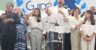 Guido Gómez Mazara oficializa precandidatura a Presidencia RD