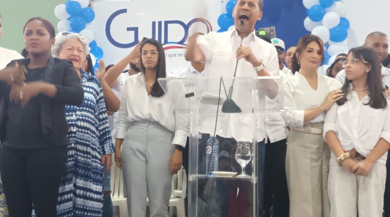 Guido Gómez Mazara oficializa precandidatura a Presidencia RD