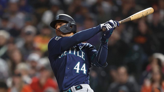 El dominicano Julio Rodríguez pega dos jonrones y corona la remontada de los Marineros