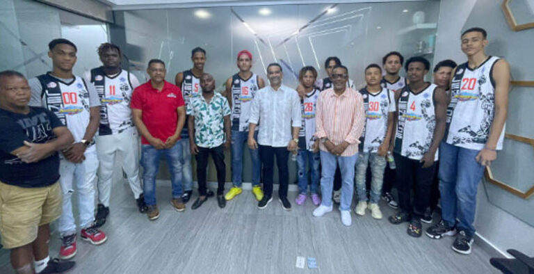 Luis Alberto exhorta a jóvenes deportistas formarse académicamente