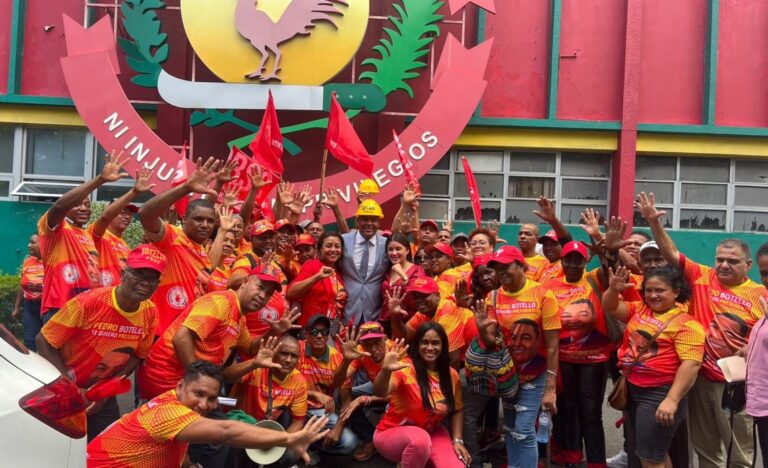 Diputado Pedro Botello inscribe su precandidatura presidencial en el PRSC