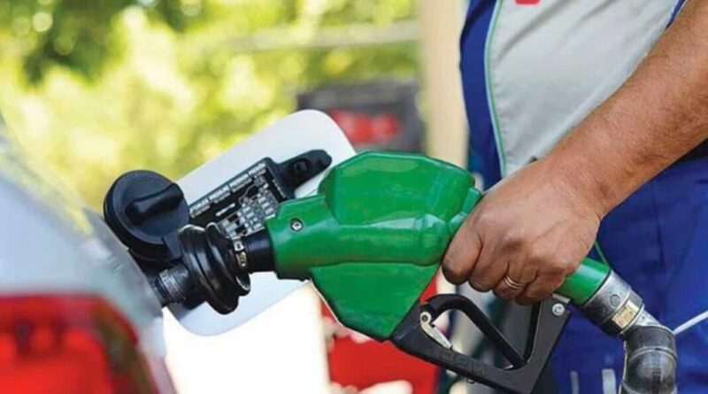 Precios de principales combustibles se mantienen; sube el avtur y baja el queroseno