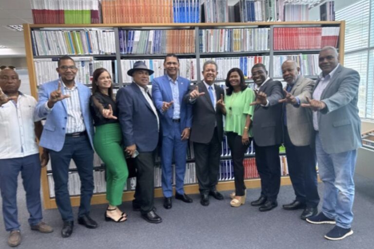 Renuncia diputado más votado estremece al PLD en los Alcarrizos