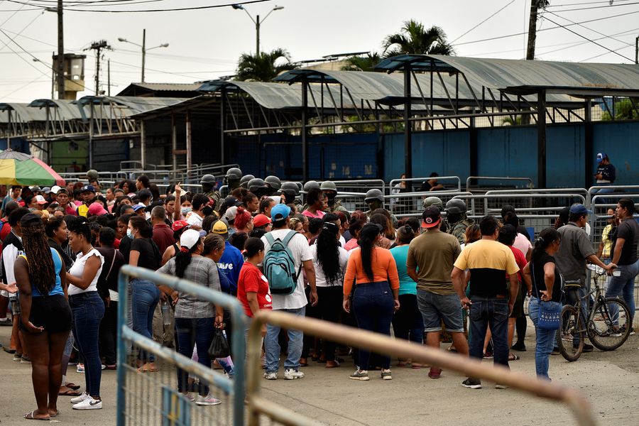 ECUADOR: Confirman muerte 31 presos en motín en cárcel Litoral