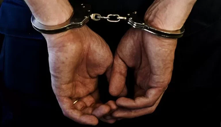 Envían a prisión a supuesto cabecilla de red de falsificación de títulos de propiedad