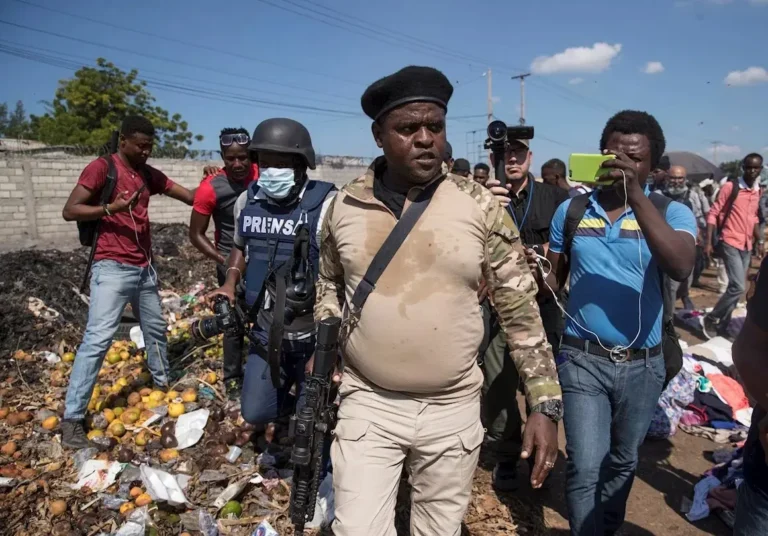 Barbecue promete luchar contra fuerzas extranjeras