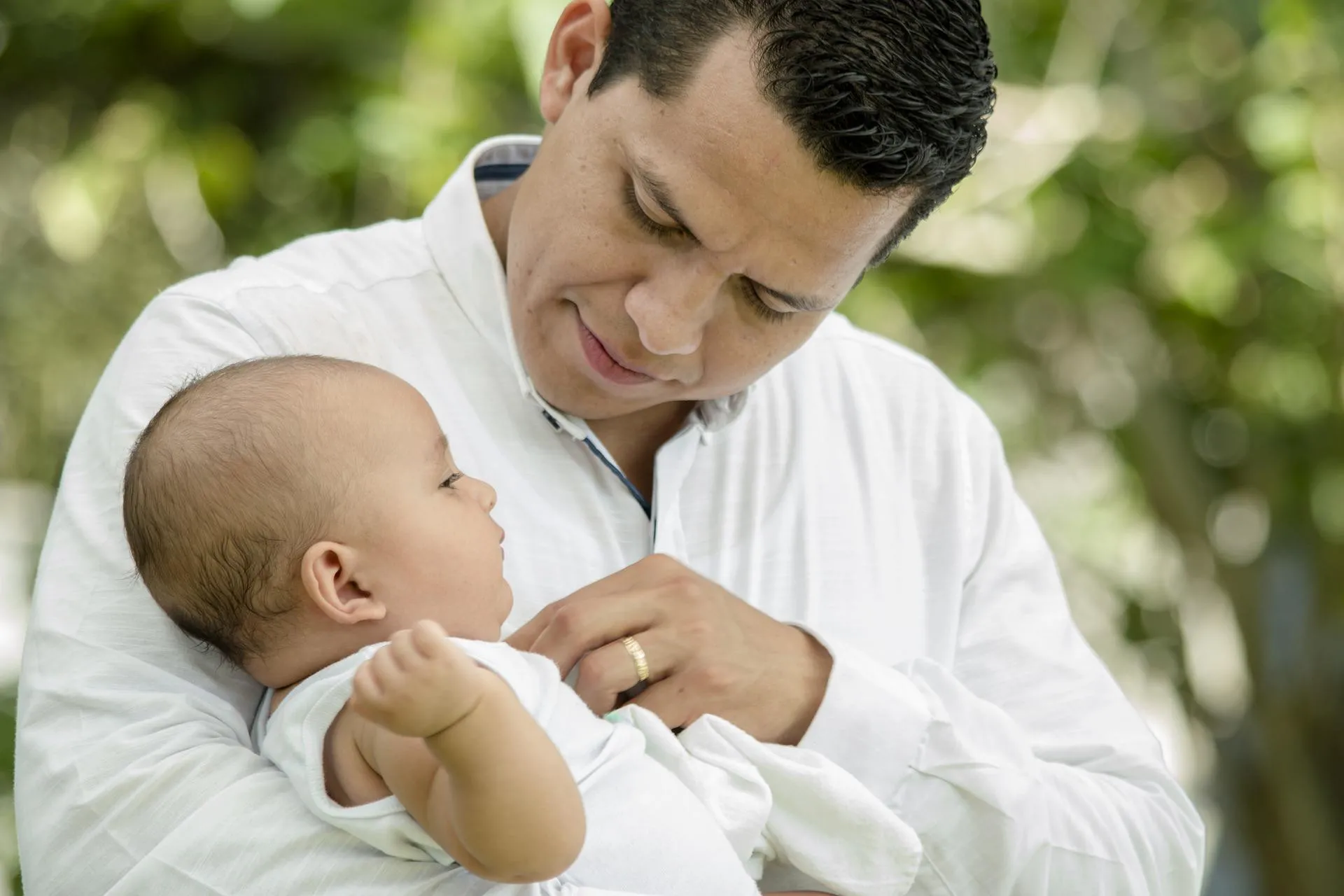Aprueban modificar el Código de Trabajo para otorgar 10 días de licencia por paternidad