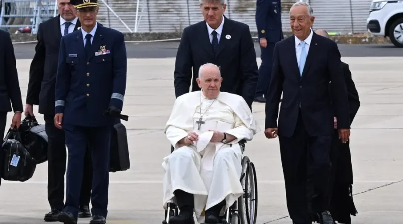 El papa Francisco llega a Lisboa para participar en la Jornada Mundial de la Juventud