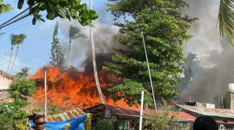 Incendio en Las Terrenas afecta más de 10 comercios
