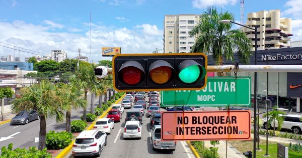 Intrant inició la transformación de red semáforos de Santo Domingo