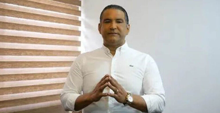 Luis Alberto se solidariza con los afectados por las lluvias en SDE; dice “eso cambiará”